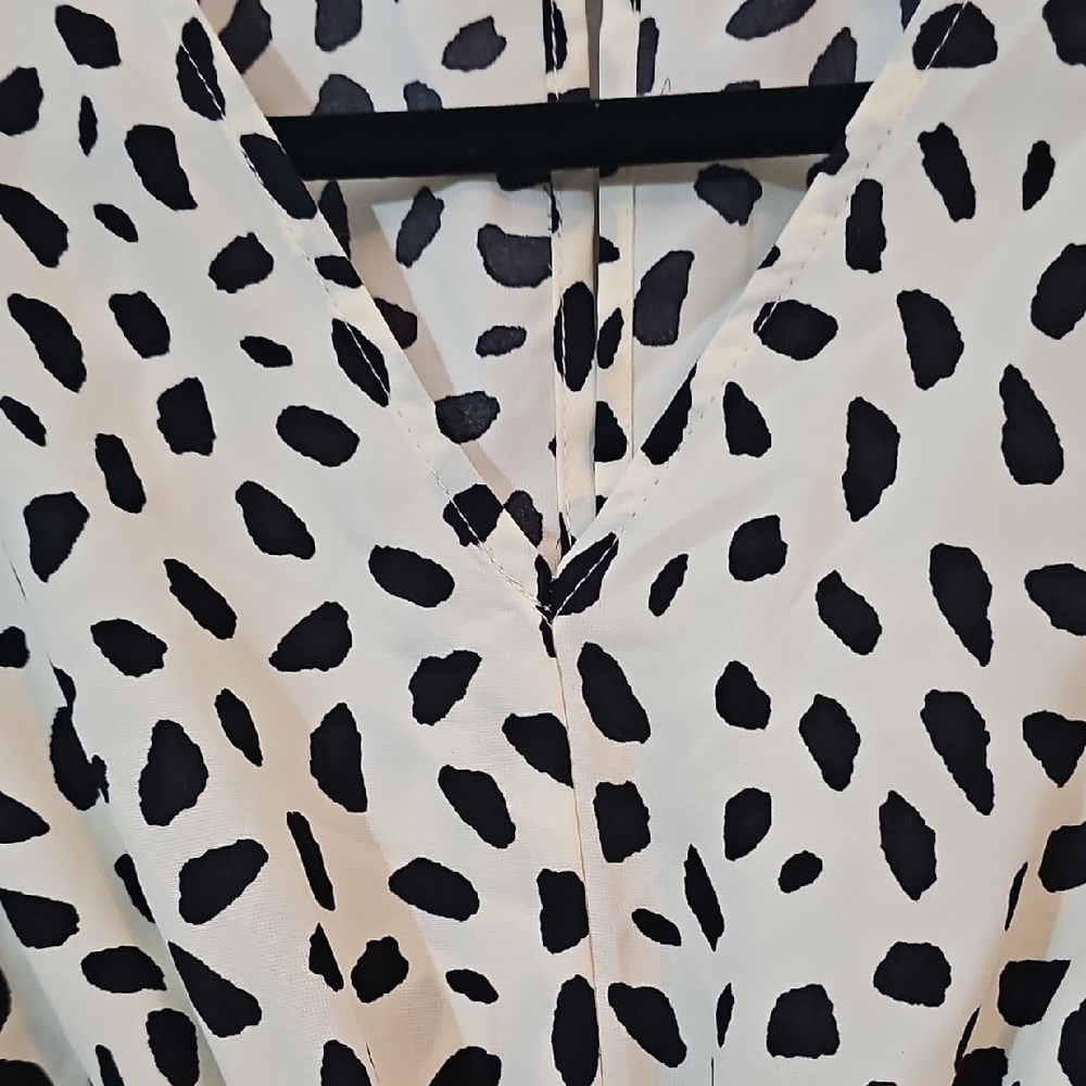 She + Sky Cream and Black Patterned Long Sleeve Blouse, Womens Small - Picture 8 of 10
